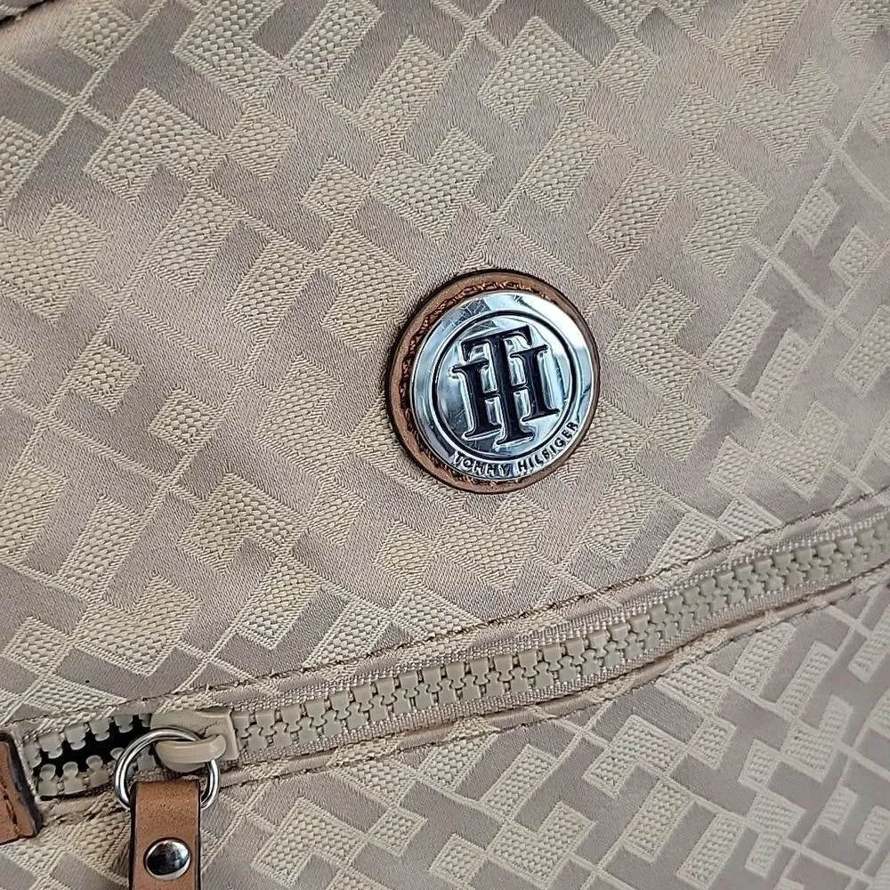Tommy Hilfiger mini backpack logo print - tan